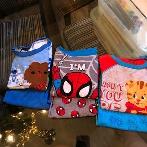Set of 3 character pajamas